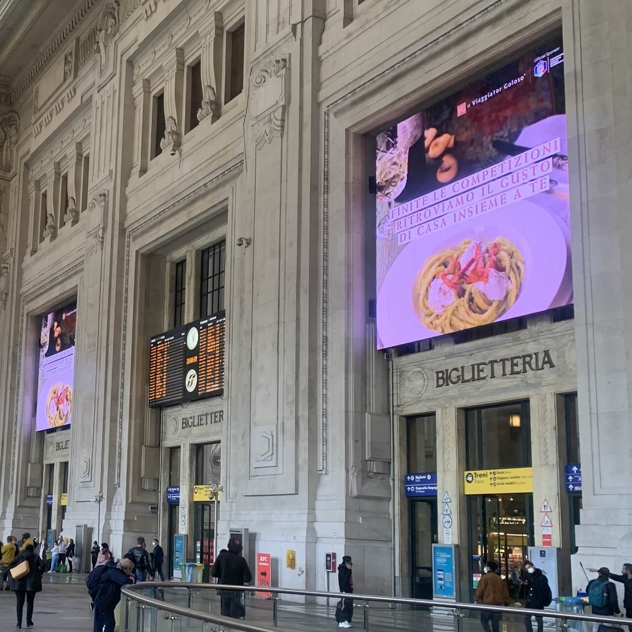 Aggiungi un campione a tavola. Anzi, quattro. - Una domination in stazione a Milano