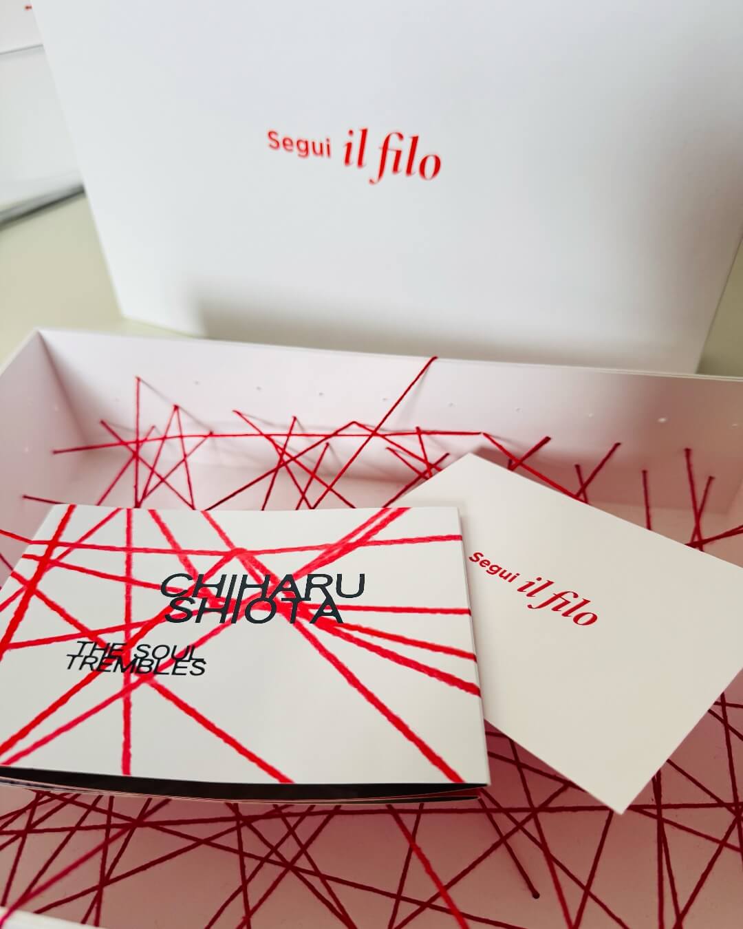 Un filo che lega arte e comunicazione - L’idea: una campagna che intreccia media e sensi