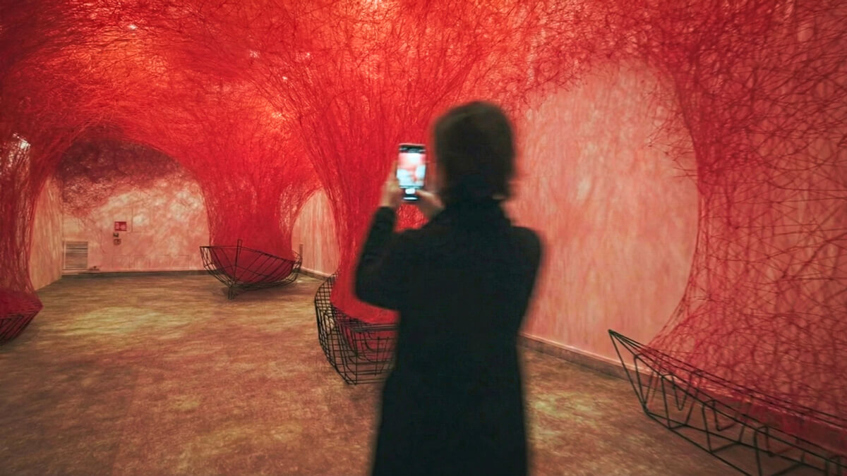 Un filo che lega arte e comunicazione - Lo sviluppo: arte che si fa rete